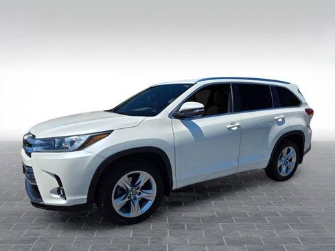 Used 2019 Toyota Highlander Limited AWD/4WD image 3