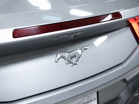 Used 2024 Ford Mustang Convertible image 29