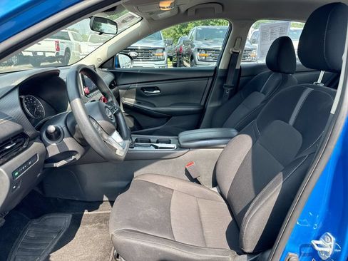 Used 2024 Nissan Sentra SV FWD image 19