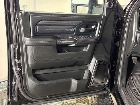 Used 2023 RAM 2500 Limited AWD/4WD image 10