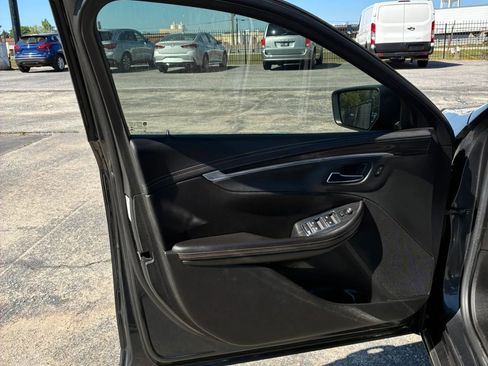 Used 2018 Chevrolet Impala LT image 25