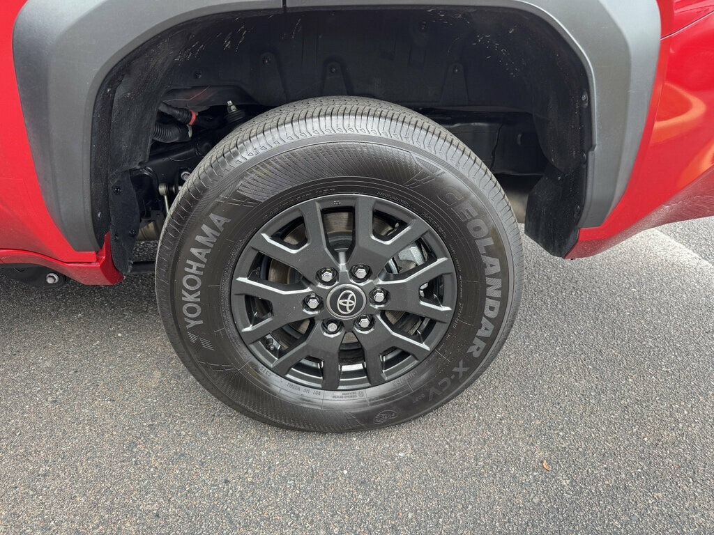Used 2025 Toyota 4Runner SR5 AWD/4WD image 9