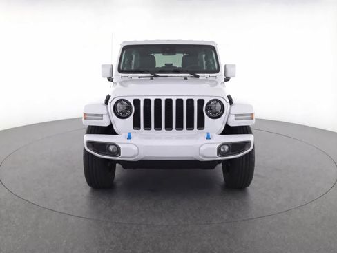 Used 2023 Jeep Wrangler Unlimited Sahara image 5