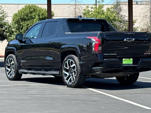 Used 2025 Chevrolet Silverado EV RST AWD/4WD image 3