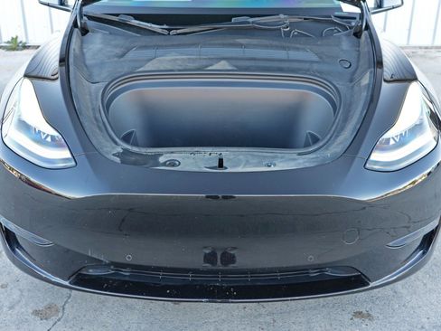 Used 2022 Tesla Model Y Performance image 8