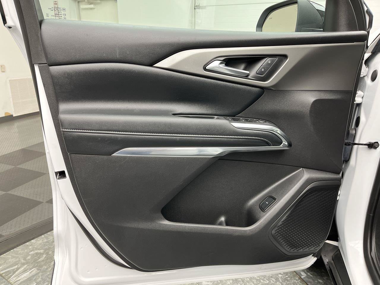 Certified 2025 Chevrolet Traverse LT AWD/4WD image 8