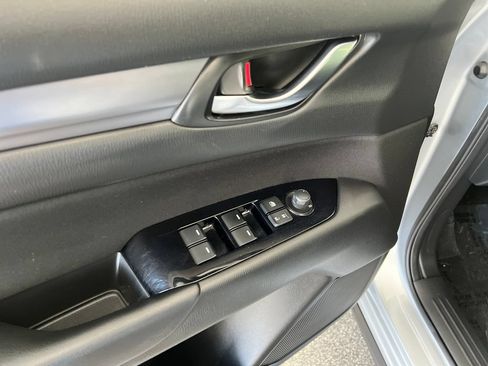 Used 2019 MAZDA CX-5 Sport FWD image 13