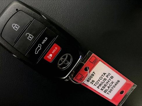New 2026 Toyota Prius Plug-In Hybrid FWD image 35