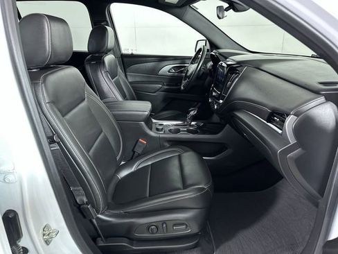 Used 2023 Chevrolet Traverse LT FWD image 28