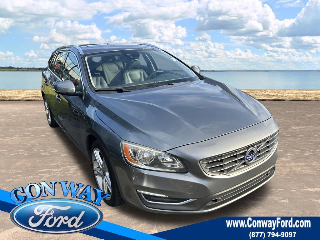 Used 2017 Volvo V60 T5 Premier w/ Convenience Package FWD image 1