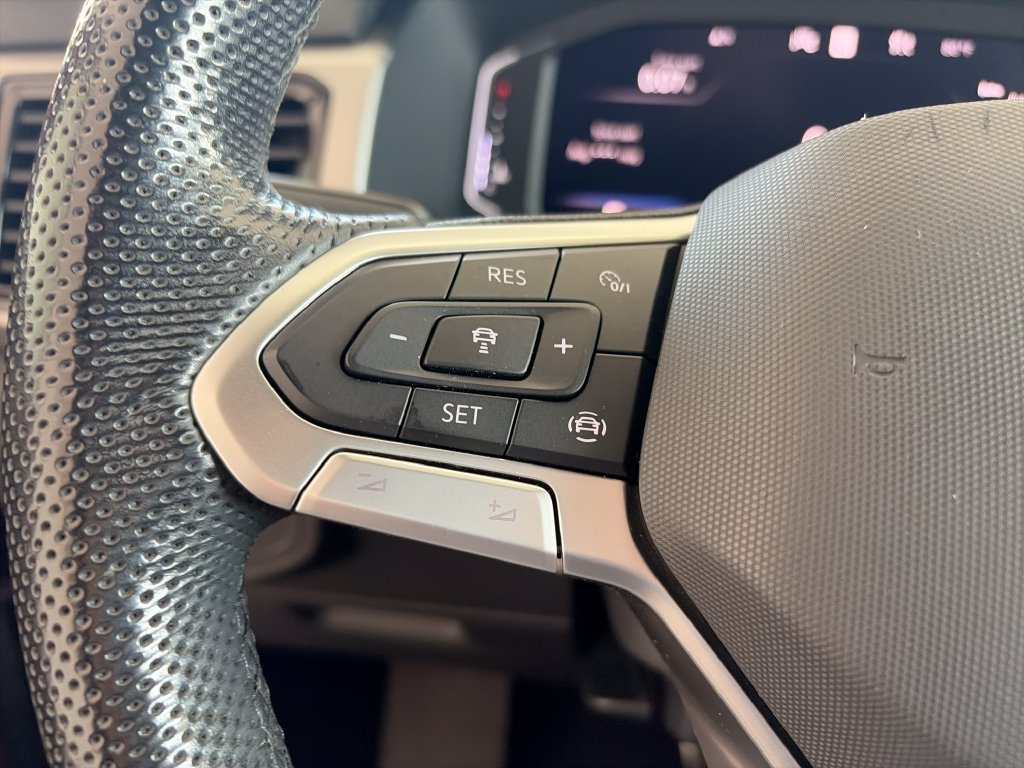 Used 2020 Volkswagen Atlas Cross Sport SEL Premium R-Line AWD/4WD image 17