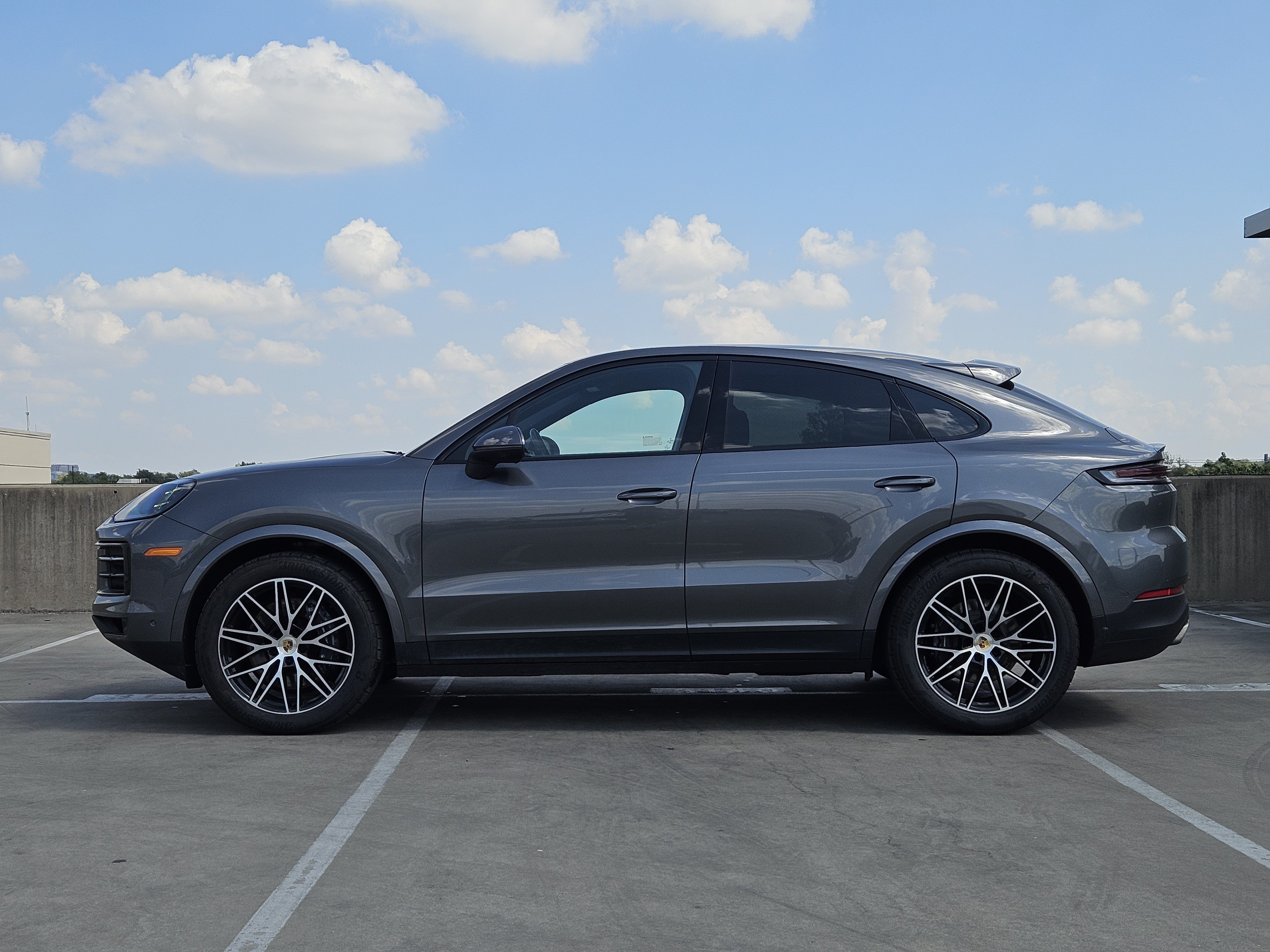 Certified 2024 Porsche Cayenne Coupe AWD/4WD image 2