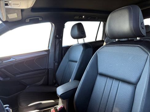 Used 2023 Volkswagen Tiguan SE R-Line image 6