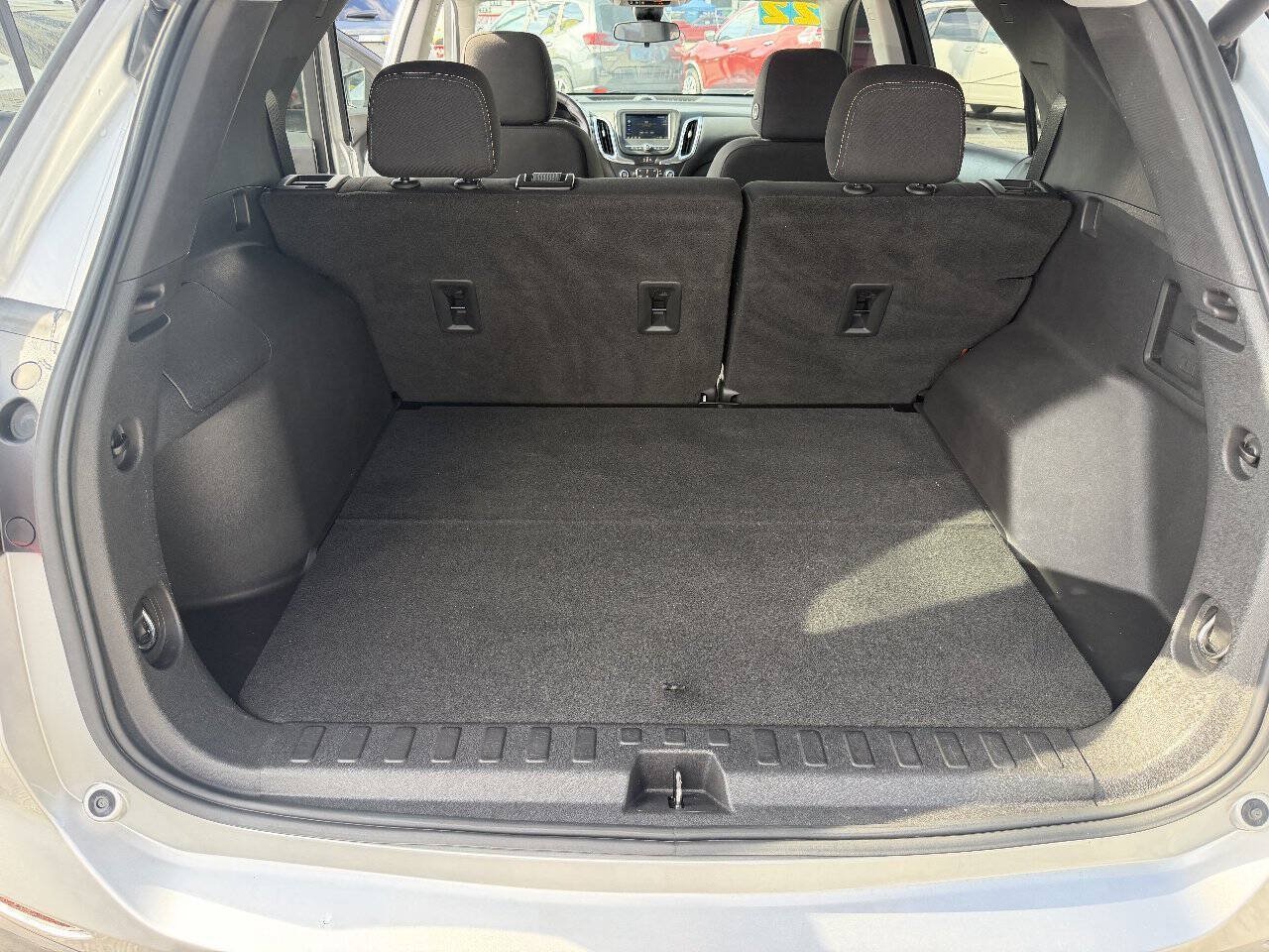 Used 2022 Chevrolet Equinox LT w/ Driver Convenience Package FWD image 12