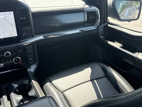 Used 2025 Ford F150 Lariat w/ Equipment Group 501A Mid AWD/4WD image 18