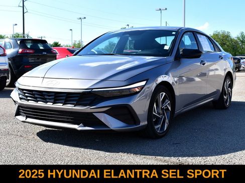 Used 2025 Hyundai Elantra Sport FWD image 1