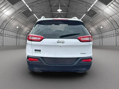 Used 2017 Jeep Cherokee Latitude w/ Comfort/Convenience Group image 4