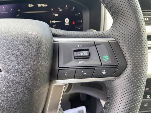 New 2025 Mitsubishi Outlander SE image 17