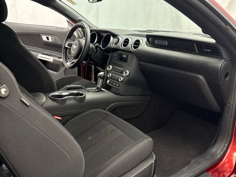 Used 2019 Ford Mustang Coupe RWD image 21