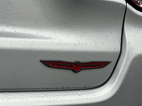 Used 2024 Jeep Compass Trailhawk image 32