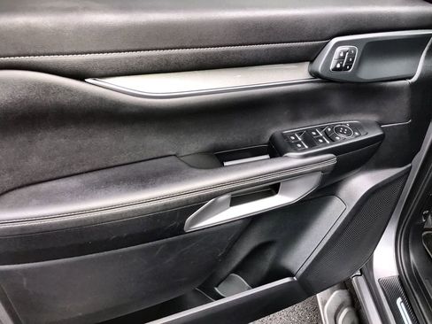 Used 2024 Ford Ranger Lariat w/ Advanced Towing Package image 13