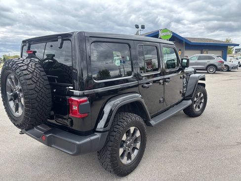 Used 2020 Jeep Wrangler Unlimited Sahara AWD/4WD image 6