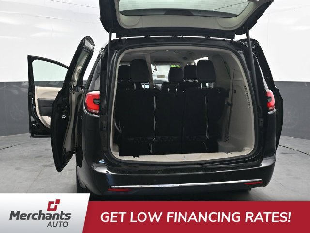 Used 2024 Chrysler Pacifica Touring-L FWD image 44