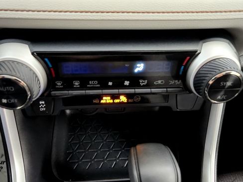 Used 2025 Toyota RAV4 XLE w/ Convenience Package AWD/4WD image 31