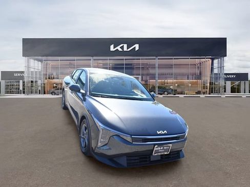 New 2026 Kia K4 FWD image 10