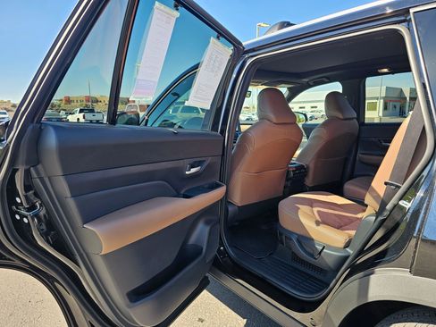 Used 2026 Toyota Grand Highlander AWD Hybrid image 16