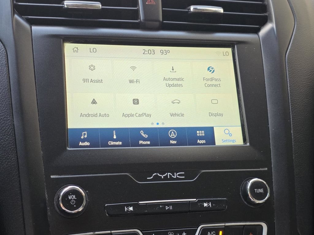 Used 2020 Ford Fusion SE w/ Equipment Group 151A FWD image 17