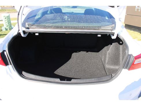 Used 2024 Chevrolet Malibu LT image 9