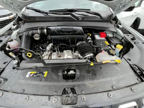 Used 2025 Jeep Compass Latitude image 32