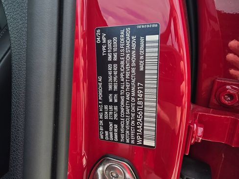 Used 2026 Porsche Macan AWD/4WD image 31