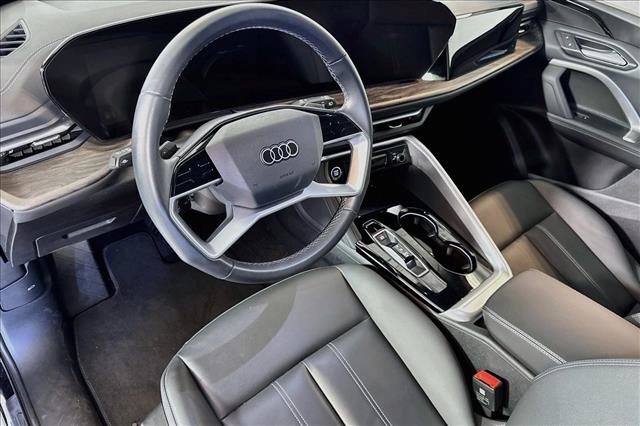 Used 2025 Audi Q5 Premium w/ Convenience Package AWD/4WD image 9