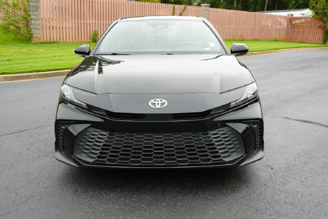 Used 2025 Toyota Camry SE FWD image 2