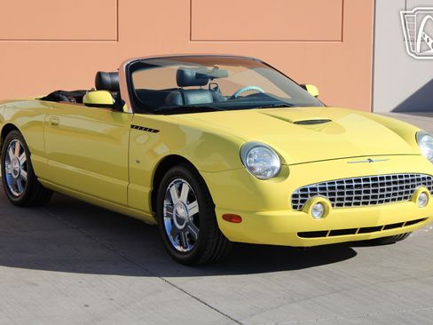 Used 2004 Ford Thunderbird image 35