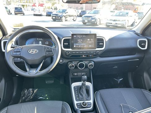 New 2026 Hyundai Venue SEL image 18