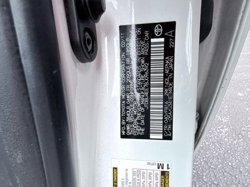 Used 2011 Toyota Corolla image 16