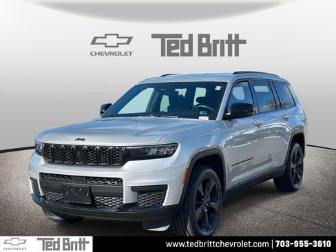 Used 2022 Jeep Grand Cherokee L Laredo image 1