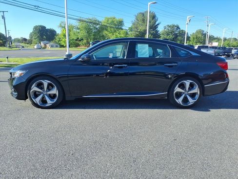 Used 2018 Honda Accord Touring image 13