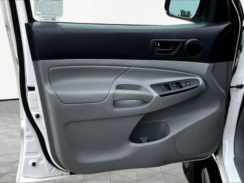Used 2013 Toyota Tacoma PreRunner RWD image 17