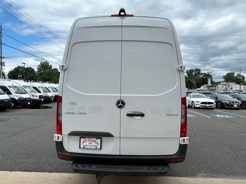 Used 2025 Mercedes-Benz Sprinter 2500 image 6