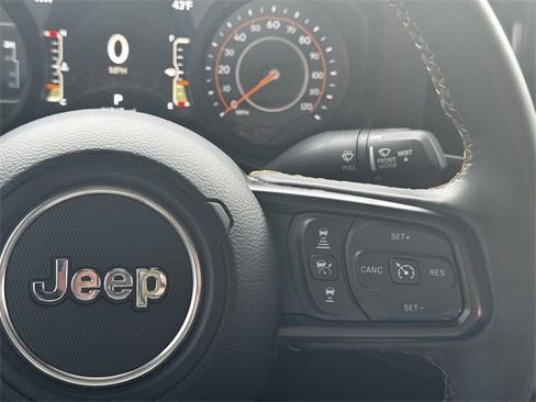 Certified 2024 Jeep Gladiator Sport image 26