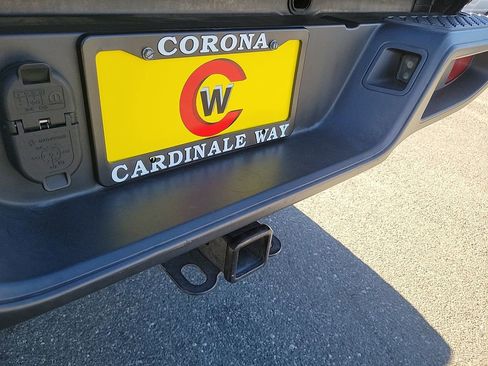 Used 2022 Jeep Gladiator Sport image 34