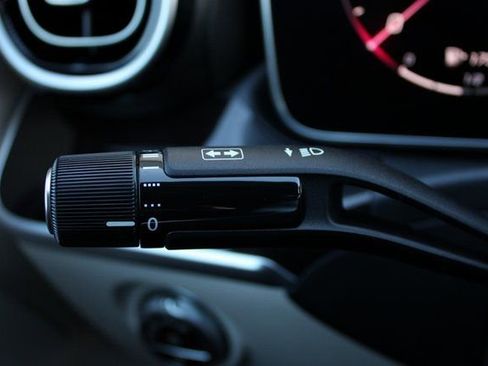 New 2025 Mercedes-Benz C 300 4MATIC Sedan image 19