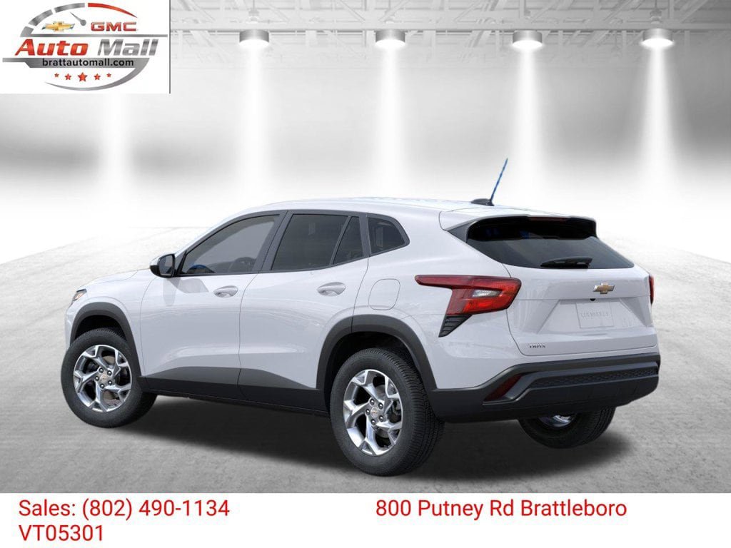 New 2026 Chevrolet Trax LS w/ LS Convenience Package FWD image 3
