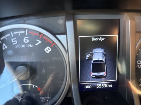 Used 2022 Toyota Tacoma TRD Off-Road w/ Technology Package image 5