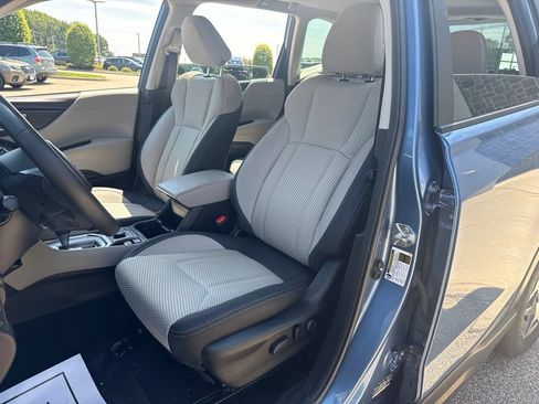 Used 2023 Subaru Forester Premium AWD/4WD image 19