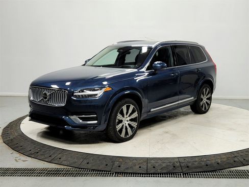 Used 2024 Volvo XC90 B6 Ultimate w/ Protection Package Premier image 3
